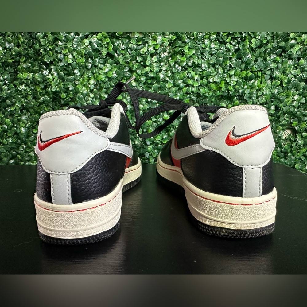 Nike Air Force 1 Low '07 LV8 NBA 75th Anniversary Trail Blazers 5 Youth - Picture 8 of 10
